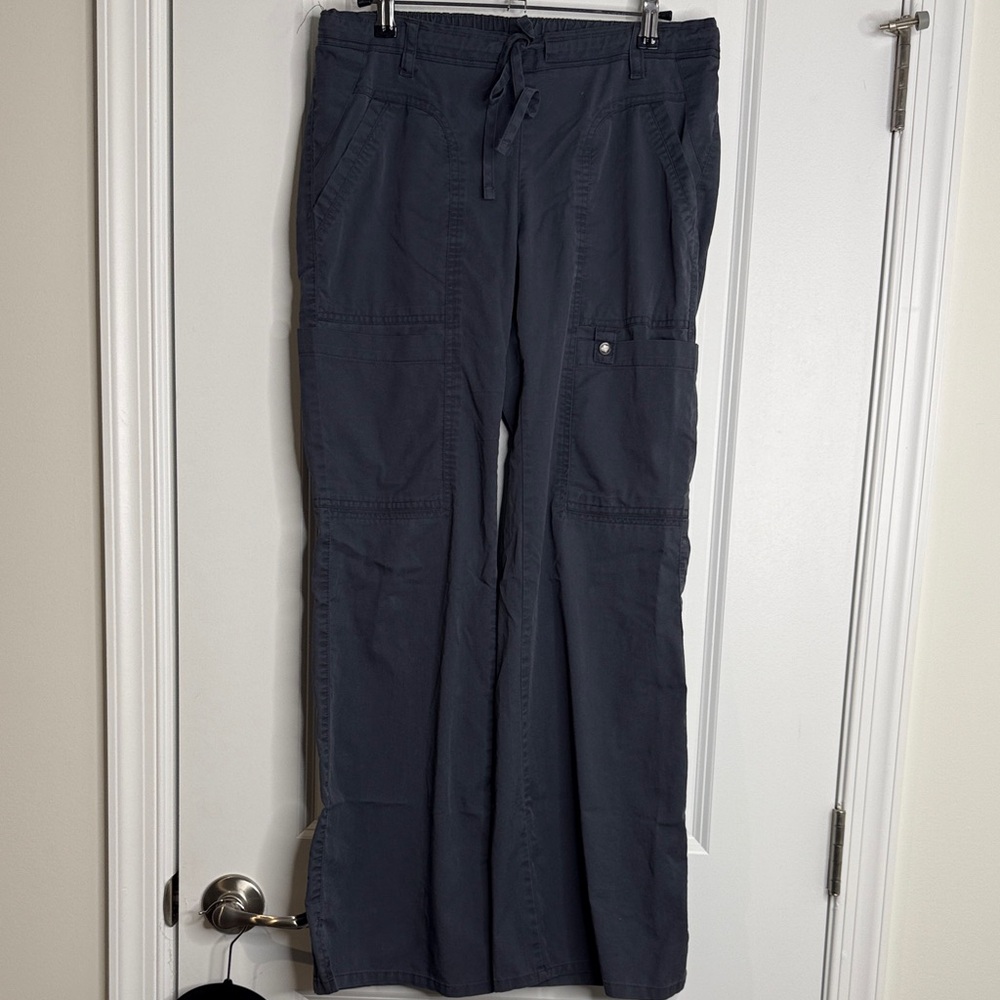 Women’s Cherokee Gray Cargo scrub Pants
